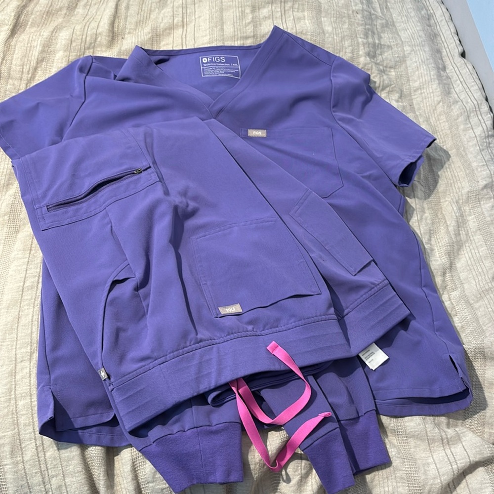 Figs Purple Scrub Set